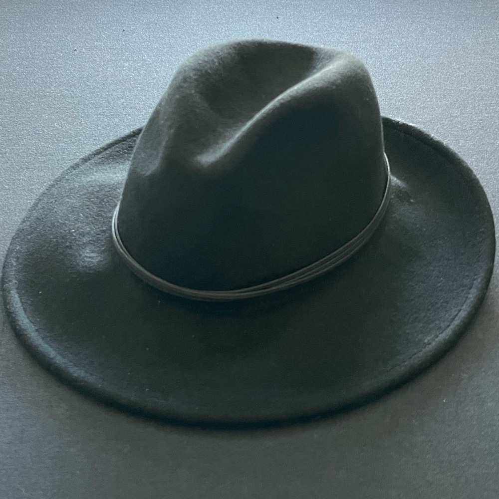 New Treasure & Bond black 100% wool hat